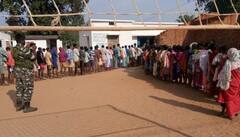 Chhattisgarh Election 2018: 70% मतदान के साथ छत्तीसगढ़ विधानसभा चुनाव का पहला चरण पूरा