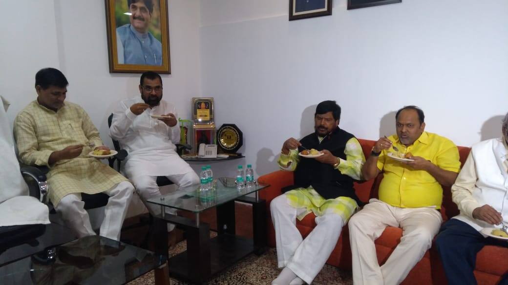 Aaj Divasbharaat 25 February 2019 Live Update LIVE BLOG |  कर्णबधिरांवर लाठीचार्ज प्रकरण, मुख्यमंत्र्यांकडून पुणे पोलिस आयुक्तांना उद्यापर्यंत अहवाल सादर करण्याचे आदेश