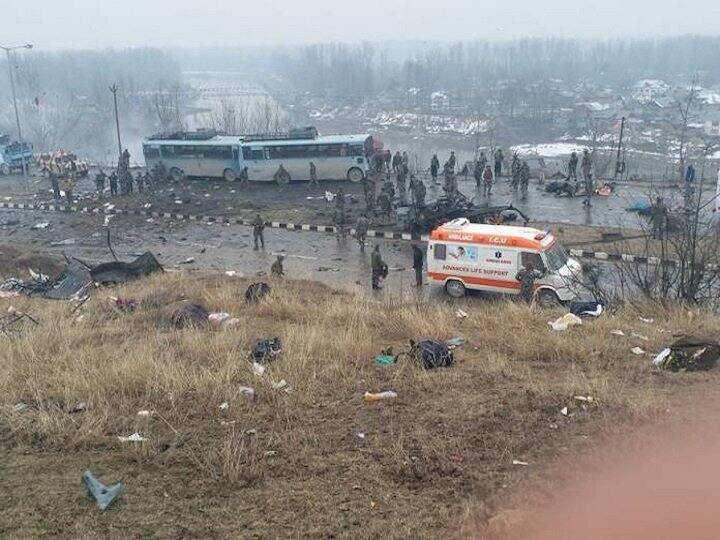 Terrorists Attack in J&K, Blast in CRPF Bus, 8 soldiers martyred LIVE UPDATE: पुलवामा के अवंतीपुरा में फिदायीन हमला कर CRPF की गाड़ी को उड़ाया, 39 जवान शहीद