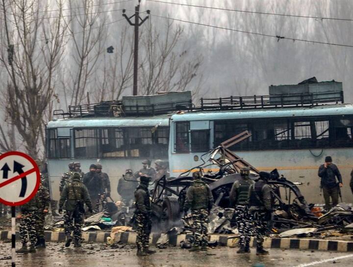 Pulwama Attack: 39 jawans killed in fidayeen attack on CRPF convoy; PM says 'sacrifices won't go in vain' Pulwama Attack Live Updates: 39 jawans killed in fidayeen attack on CRPF convoy; PM says 'sacrifices won't go in vain' Pulwama Attack: 39 jawans killed in fidayeen attack on CRPF convoy; PM says 'sacrifices won't go in vain'