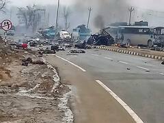 LIVE UPDATES: पुलवामा हमले में पाकिस्तानी फिदायीन होने का शक, विस्फोटक से भरी कार टकराई थी