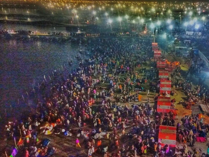 कुंभ मेला 2019: मौनी अमावस्या पर श्रद्धालुओं ने संगम में लगाई आस्था की डुबकी SECOND holy bath AT KUMBH MELA AT MAUNI AMAVASYA, AKHADAS AND OTHER DEVOTEES ARE TAKING HOLY DIP IN SANGAM कुंभ मेला 2019: मौनी अमावस्या पर श्रद्धालुओं ने संगम में लगाई आस्था की डुबकी