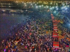 कुंभ मेला 2019: मौनी अमावस्या पर श्रद्धालुओं ने संगम में लगाई आस्था की डुबकी