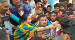 बोट यात्रा LIVE: गंगा किनारे बसे गांव के लोगों से मिली प्रियंका गांधी, सीतामढ़ी के लिए रवाना