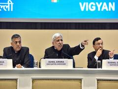 LIVE: EC से विपक्षी पार्टियों को झटका, VVPAT पर्चियों के मिलान वाली मांग की खारिज