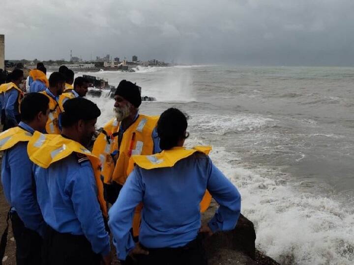 Live Updates India Meteorological Department IMD Says Cyclone Vayu wont hit Gujarat गुजरात में आया नहीं वायु तूफान, बारिश, तेज हवा और उफनती लहरों का खतरा बरकरार