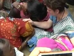 LIVE: पीड़ित परिवार से मिलने के बाद प्रियंका गांधी ने धरना खत्म किया, हरेक मृतक परिवार को 10 लाख देगी कांग्रेस