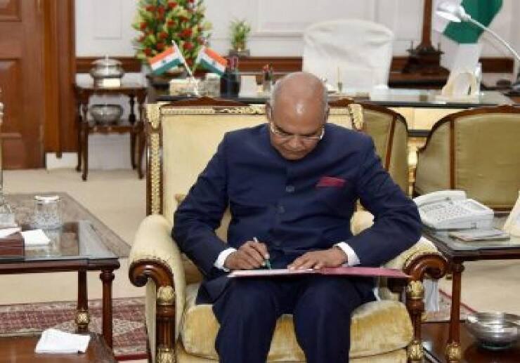 મહારાષ્ટ્રમાં લાગુ થયું રાષ્ટ્રપતિ શાસન, કેબિનેટની ભલામણ બાદ રાષ્ટ્રપતિ રામનાથ કોવિંદે આપી મંજૂરી Presidents Rule imposed in Maharashtra after approval of President Kovind મહારાષ્ટ્રમાં લાગુ થયું રાષ્ટ્રપતિ શાસન, કેબિનેટની ભલામણ બાદ રાષ્ટ્રપતિ રામનાથ કોવિંદે આપી મંજૂરી