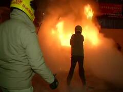 CAA Protest LIVE: दिल्ली गेट पर उग्र हुआ प्रदर्शन, गाड़ी में लगाई आग, लाठीचार्ज हुआ