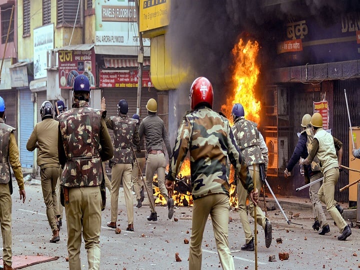 CAA Protests HIGHLIGHTS: 6 Killed In UP Violence, Gujarat Govt Imposes Section 144 In Rajkot Till Jan 1 CAA Protests HIGHLIGHTS: citizenship amendment act protests cab caa Delhi Uttar Pradesh Modi Amit Shah CAA Protests HIGHLIGHTS: 6 Killed In UP Violence, Gujarat Govt Imposes Section 144 In Rajkot Till Jan 1