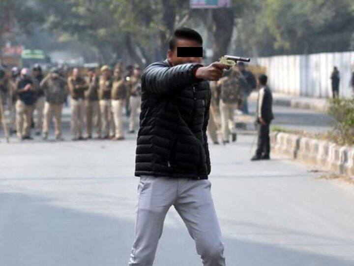 Jamia News LIVE: जामिया मामले में आरोपी के खिलाफ हत्या की कोशिश का मुकदमा दर्ज Jamia Nagar Firing Live Updates Delhi Election Breaking News and Updates Jamia News LIVE: जामिया मामले में आरोपी के खिलाफ हत्या की कोशिश का मुकदमा दर्ज