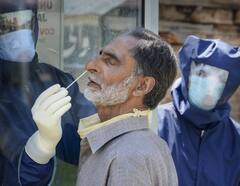 Coronavirus Live Updates: सिसोदिया बोले- CBSE के सिलेबस में हो 30% कटौती, दूरदर्शन और रेडियो से हो पढ़ाई