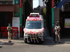 LIVE UPDATES: ঋষি কপূরের মুখাগ্নি করলেন পুত্র রণবীর, ছিলেন পরিবারের সদস্যরা