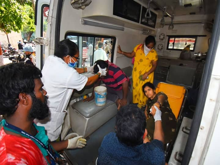 Vizag Gas Leak HIGHLIGHTS: Visakhapatnam Chemical lg polymers gas leakage latest news Vizag Gas Leak HIGHLIGHTS: Govt Announces Rs 1 Cr Ex-Gratia For Victims' Families; Death Toll Rises To 11