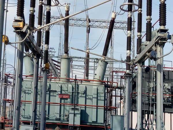 Cyclone Amphan Live Updates: ২-৩ দিনের মধ্যে কলকাতা আরও সচল হবে, বললেন ফিরহাদ Cyclone Amphan intensifies into extremely severe storm, Odisha, Bengal on alert Cyclone Amphan Live Updates: ২-৩ দিনের মধ্যে কলকাতা আরও সচল হবে, বললেন ফিরহাদ