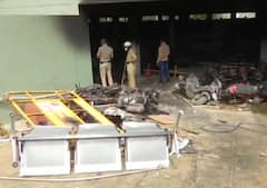 Bangalore Violence Live Updates: बेंगलुरु हिंसा में अबतक तीन लोगों की मौत, 60 पुलिसकर्मी घायल