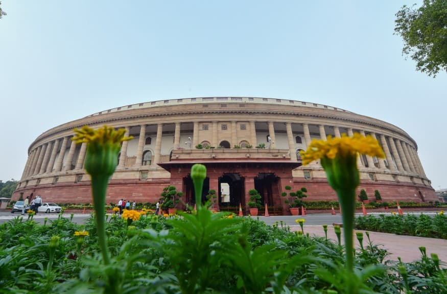 Parliament Session: चीन की जासूसी और सीमा विवाद पर हंगामा तय, बयान दे सकते हैं राजनाथ Parliament Session Live Updates: second day of monsoon session, india china standoff Parliament Session: चीन की जासूसी और सीमा विवाद पर हंगामा तय, बयान दे सकते हैं राजनाथ