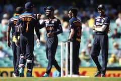 Ind vs Aus, ODI LIVE: કાંગારુ ટીમે ભારતને જીતવા માટે આપ્યો 375 રનનો ટાર્ગેટ, ફિન્ચ-સ્મિથની આક્રમક સદીઓ