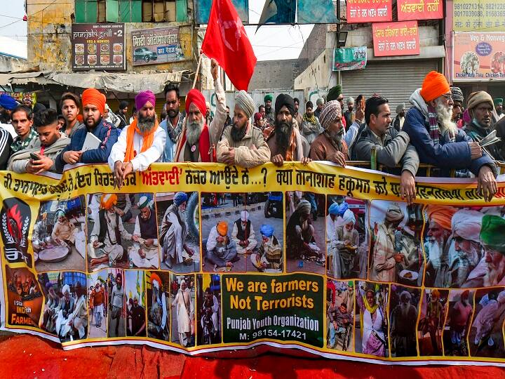 Farmers Protest LIVE Updates: किसान आंदोलन का 28वां दिन, केंद्र की चिट्ठी पर फैसले के लिए सिंघु बॉर्डर पर होगी किसानों की बैठक Farmers protest Live Updates farmers unions to take final call on Centre invites for talks again, meeting will be held at singhu border Farmers Protest LIVE Updates: किसान आंदोलन का 28वां दिन, केंद्र की चिट्ठी पर फैसले के लिए सिंघु बॉर्डर पर होगी किसानों की बैठक