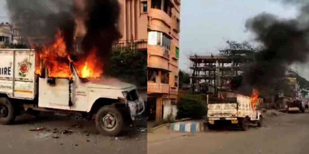 WB Election 2021 LIVE: বর্ধমান শহরে প্রকাশ্যে বিজেপির গোষ্ঠীদ্বন্দ্ব বিজেপির জেলা কার্যালয় দফতরে ভাঙচুর অভিযোগ বিজেপিরই একাংশের বিরুদ্ধে West Bengal Election 2021 LIVE Updates WB Election 2021 Election Commission Full bench Visit on 3-day Tour Poll Preparedness Suvendu Adhikari Rally Mamata Banerjee WB Election 2021 LIVE: বর্ধমান শহরে প্রকাশ্যে বিজেপির গোষ্ঠীদ্বন্দ্ব বিজেপির জেলা কার্যালয় দফতরে ভাঙচুর অভিযোগ বিজেপিরই একাংশের বিরুদ্ধে