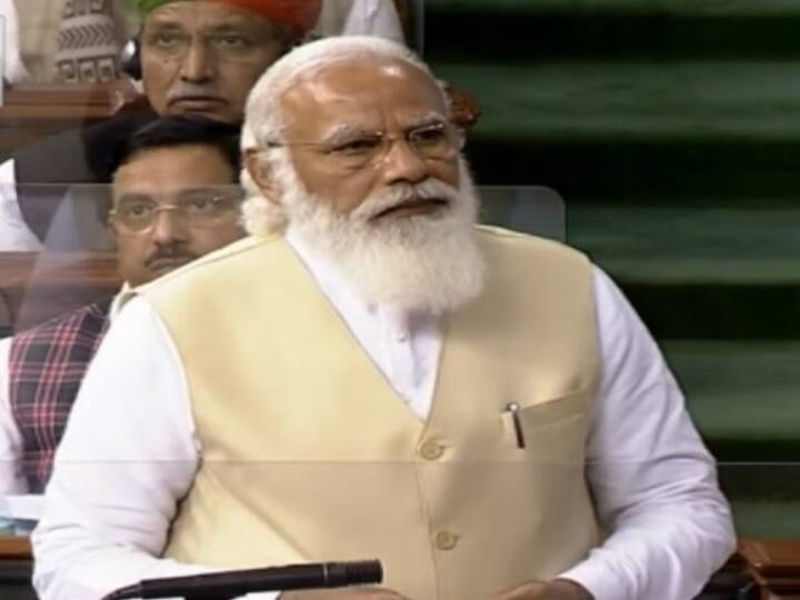 Parliament LIVE Updates PM Narendra Modi LIVE Speech In Lok Sabha Motion Of Thanks Farmer Protest News Updates PM Modi Speech: विपक्ष पर हमला कर बोले पीएम- बिना मंडी खत्म किए कृषि सुधार से आएंगे नए अवसर, कांग्रेस ने किया वॉकआउट