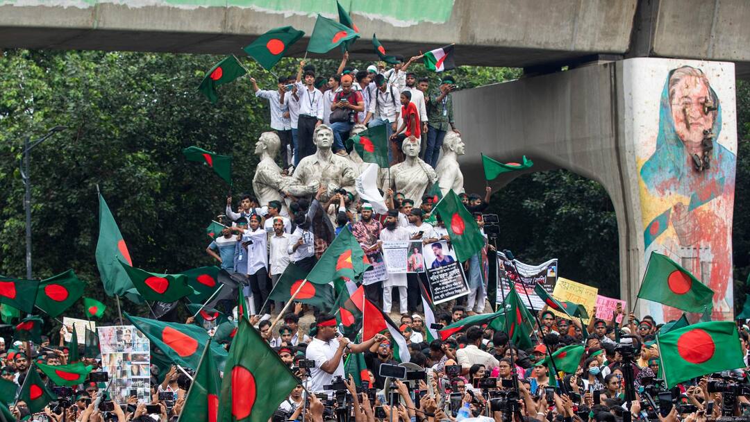 MiG-21 Farewell: आखिरी बार रनवे पर उतरा mig-21-farewell-retirement-defence-minister-rajnath-sing MiG-21 Farewell: आखिरी बार रनवे पर उतरा