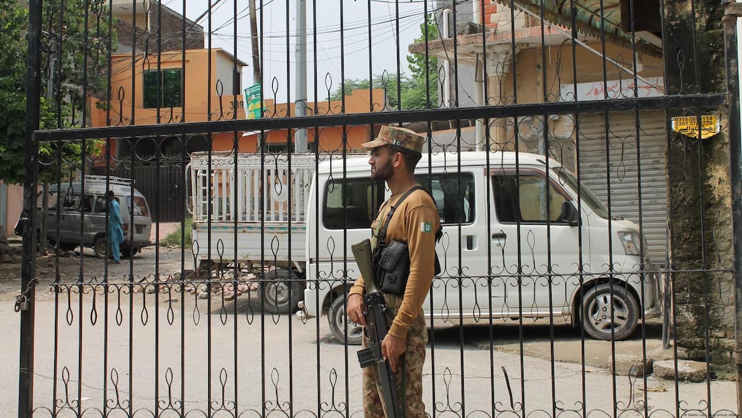 ऐप्पल का लिक्विड ग्लास डिजाइन भले ही कंपनी के यूजर्स को पसंद नहीं आया, लेकिन इस android-smartphone-companies-are-copying-apple-liquid-glass-design-despite ऐप्पल का लिक्विड ग्लास डिजाइन भले ही कंपनी के यूजर्स को पसंद नहीं आया, लेकिन इस