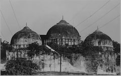 वर्ष 1962: उत्तर प्रदेश सुन्नी वक्फ बोर्डाने मशिदीच्या मालकीचा दावा केला.