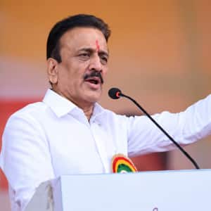 Girish Mahajan