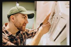 AC Gas Cost: घर के एसी में गैस भरवाने के कितने पैसे लगते हैं? कहीं ठगे तो नहीं गए आप